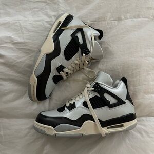 Jordan Retro 4 Pure Platinum Edition